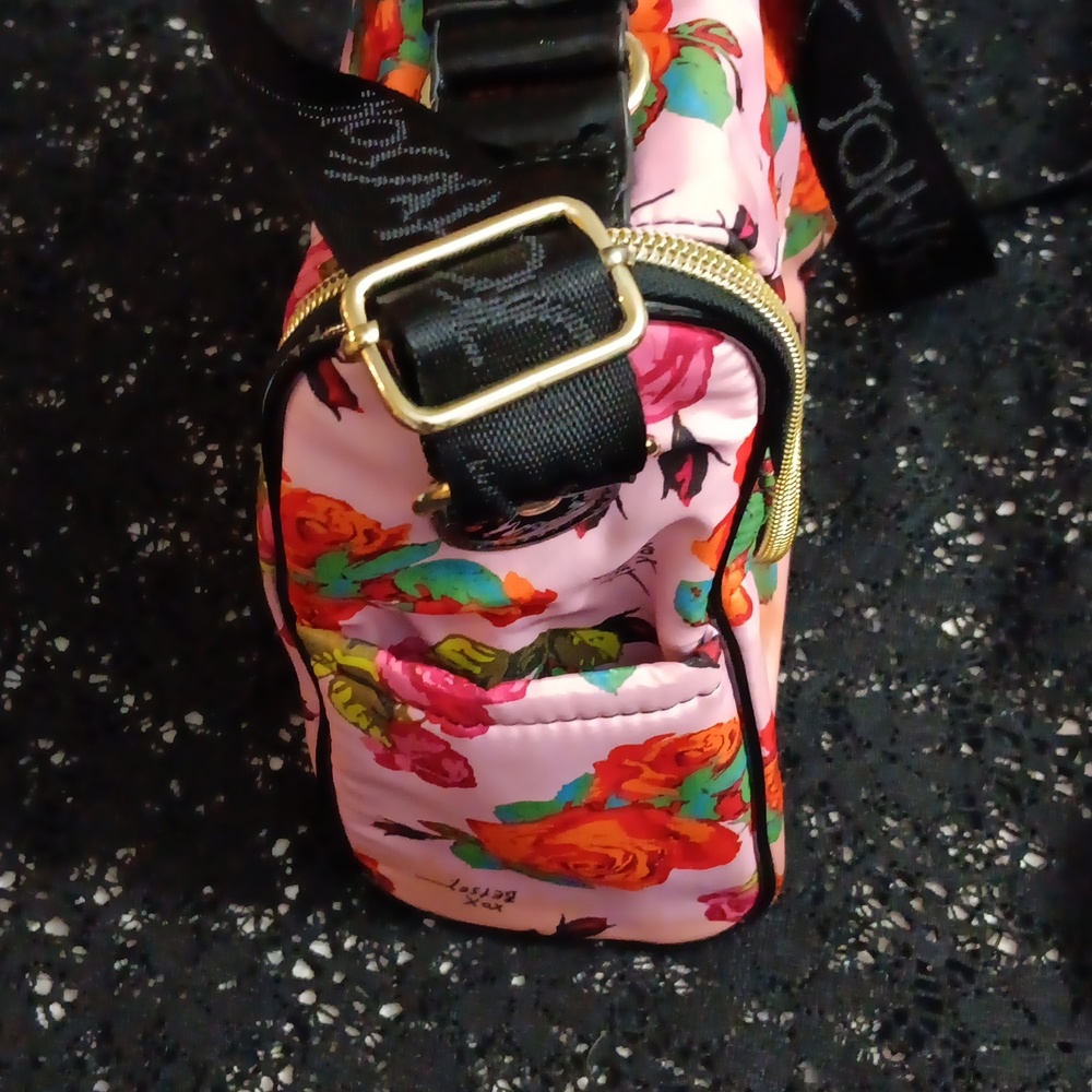 Betsy Johnson lunch tote - Picture 8 of 9